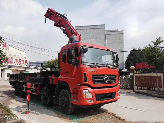 江威吊機(jī)16噸折臂東風(fēng)天龍前四后八隨車(chē)吊