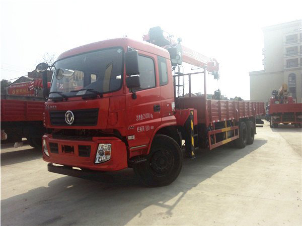 三一12噸后雙橋東風(fēng)隨車(chē)吊