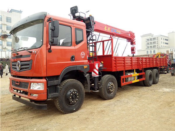 長(zhǎng)興12噸前四后八東風(fēng)隨車(chē)吊