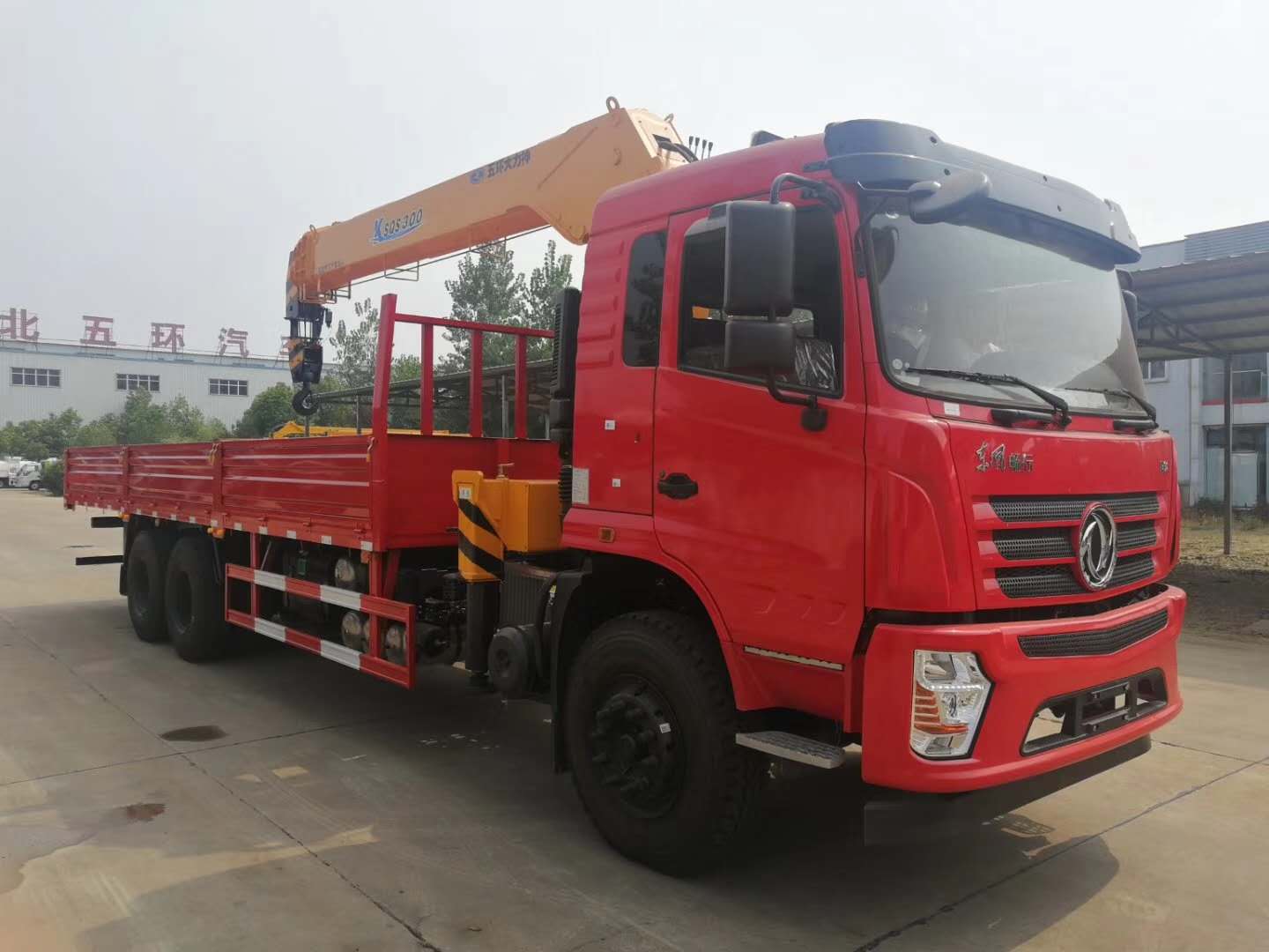 程力吊機(jī)12噸東風(fēng)后八輪D3L隨車(chē)吊圖片展示2