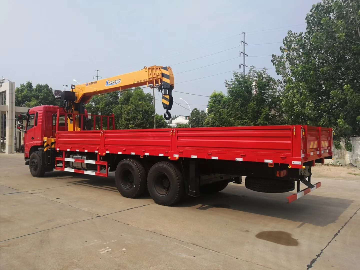 程力吊機(jī)12噸東風(fēng)后八輪D3L隨車(chē)吊圖片展示9