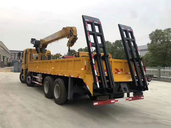徐工吊機(jī)12噸徐工漢風(fēng)隨車(chē)吊帶爬梯