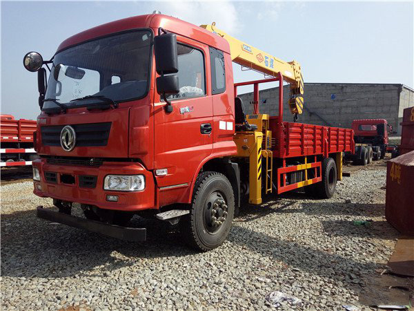 石煤8噸東風(fēng)隨車吊（東風(fēng) -- 御虎8噸隨車起重運輸車）
