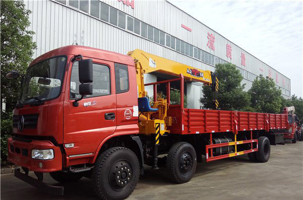 飛濤8噸三軸東風(fēng)隨車吊（東風(fēng) -- 御龍8噸隨車起重運(yùn)輸車）圖片展示3