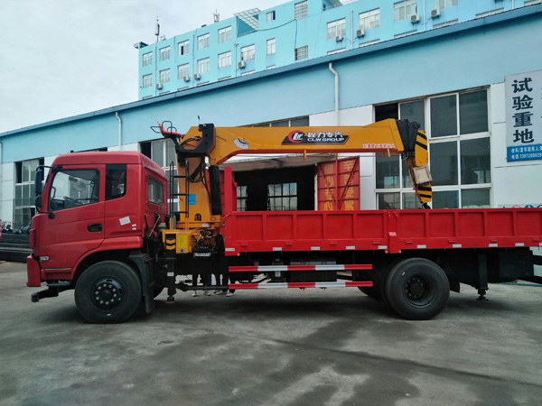 程力吊機8噸東風(fēng)隨車吊