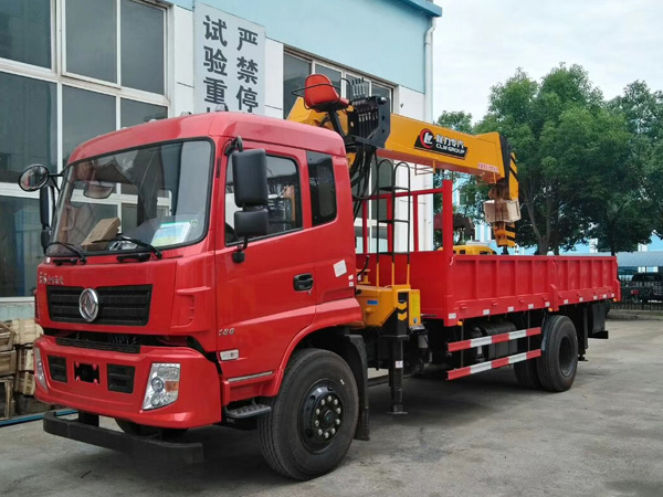 程力吊機8噸東風(fēng)隨車吊圖片展示2
