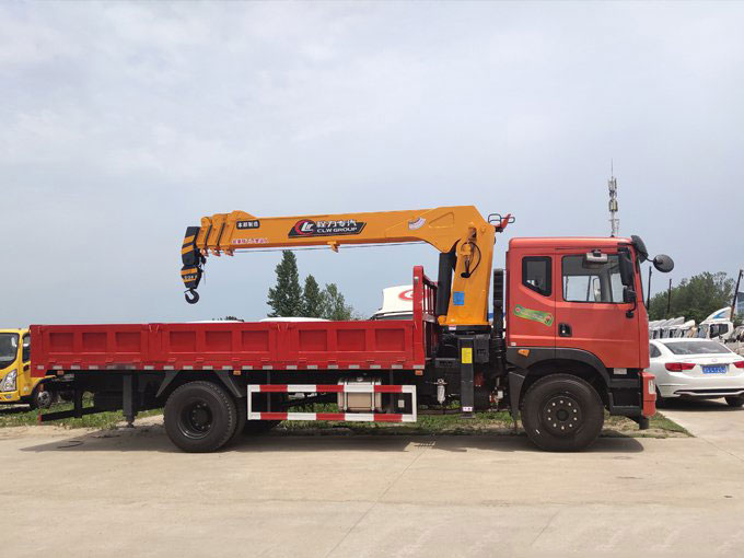 程力吊機8噸東風(fēng)特商T702隨車吊圖片展示4