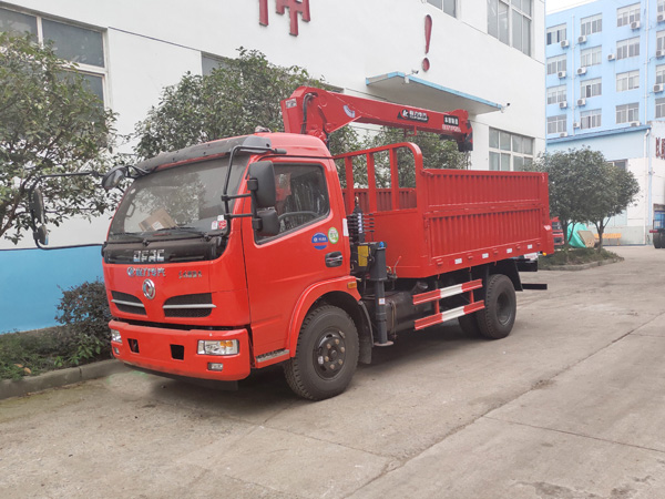 藍(lán)牌東風(fēng)福瑞卡5噸隨車吊程力吊機(jī)