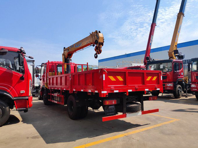 徐工5噸東風(fēng)暢行D1L隨車吊圖片展示3