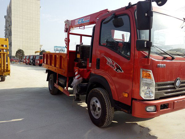 藍(lán)牌長(zhǎng)興3.5噸王牌隨車(chē)吊