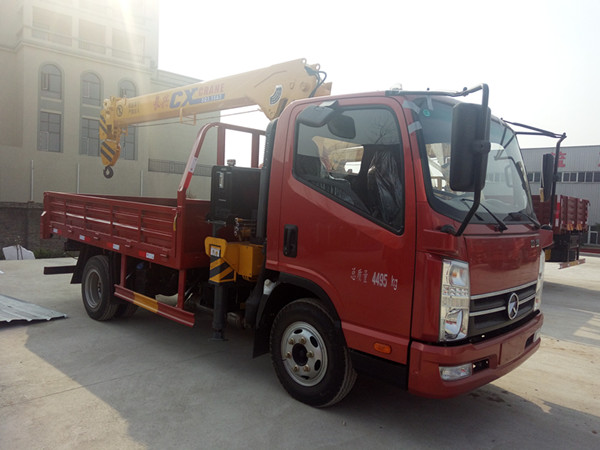 藍(lán)牌長興3.5噸凱馬隨車吊