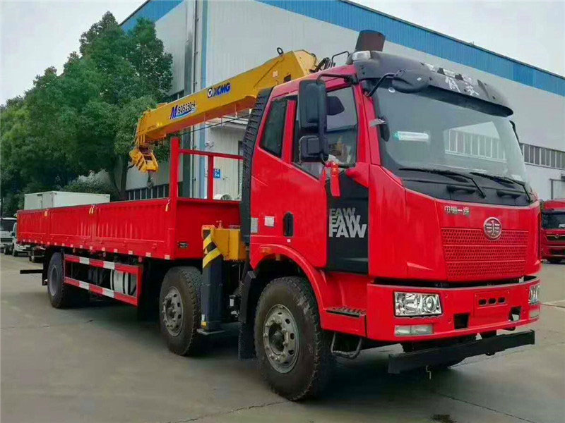 解放12噸價格隨車吊多少錢一臺？