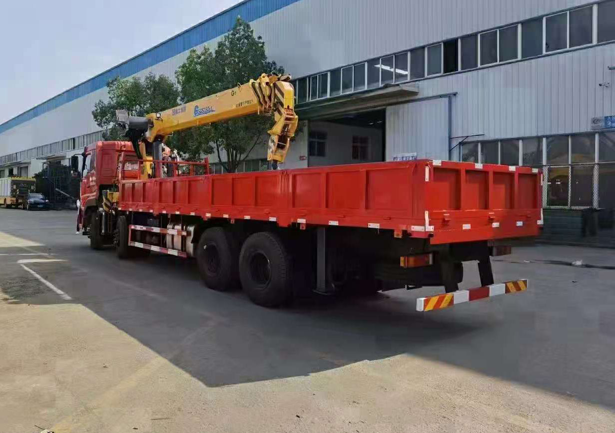 東風(fēng)天龍徐工14噸隨車吊 國六410馬力圖片展示6