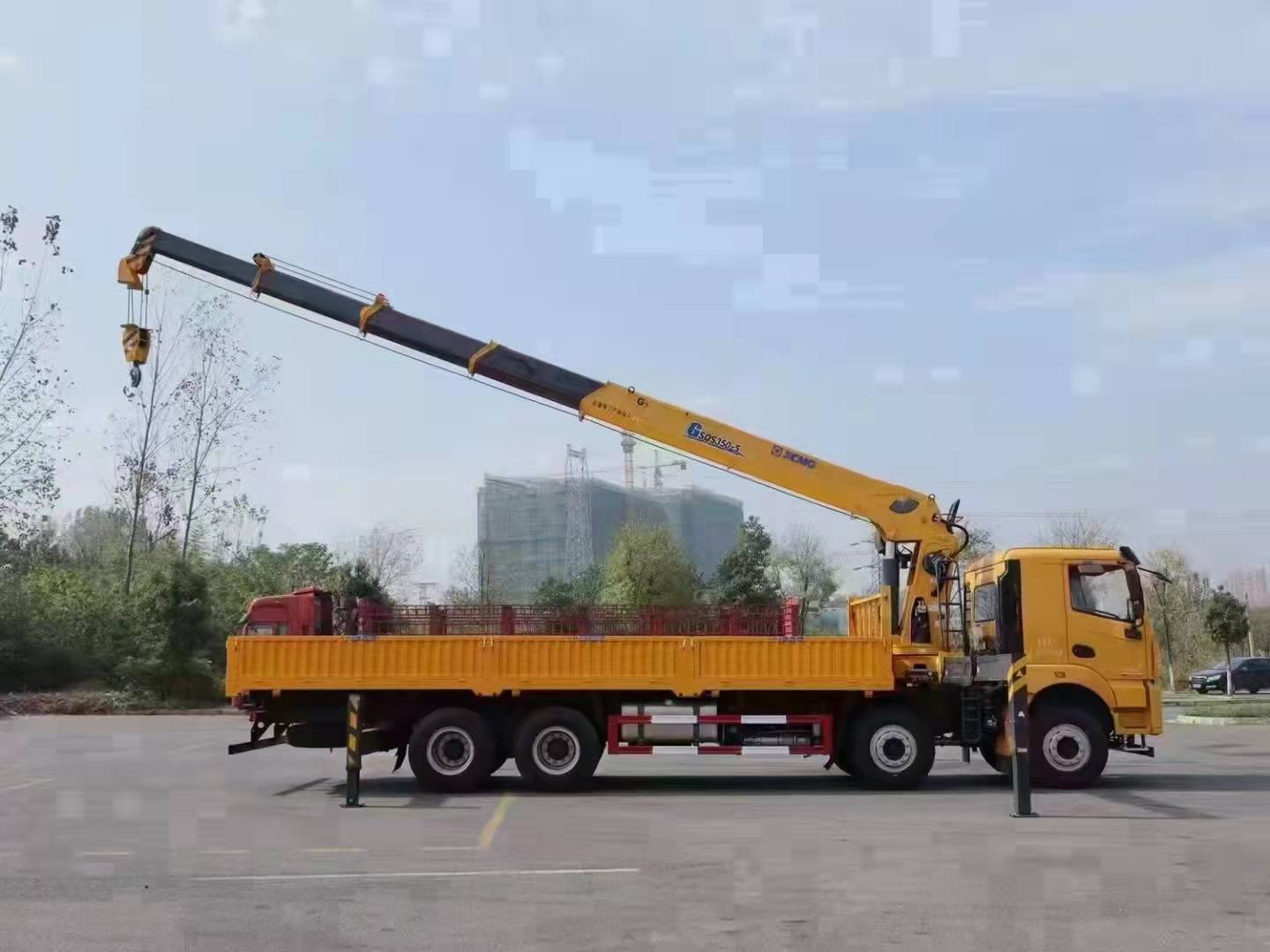 徐工漢風(fēng)14噸隨車吊圖片展示2