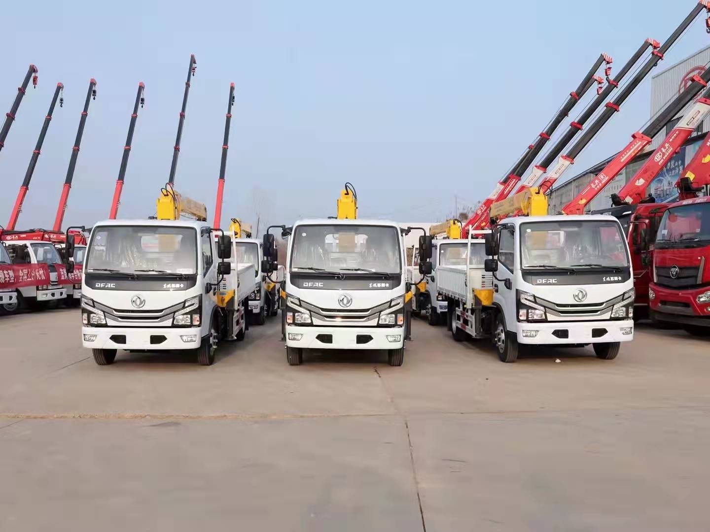 藍(lán)牌隨車(chē)吊絕命時(shí)刻 喋血力推